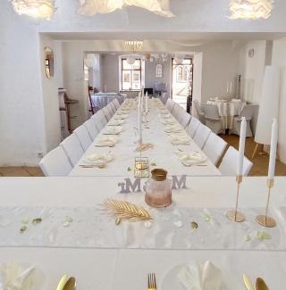 Kravare Apartment | salon Therese