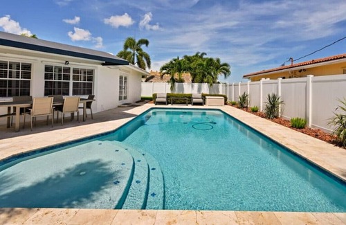 Garden Isles House | Salt Life Beach Cottage Sleeps 8 Heated Pool minutes from BEACH!!!