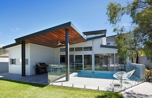 Broadwater House | SALT - Luxury Oceanside Oasis