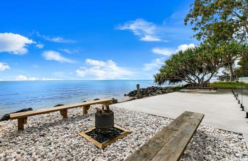 Traviston House | Salt & Stone Villas - on the beach, pets by app