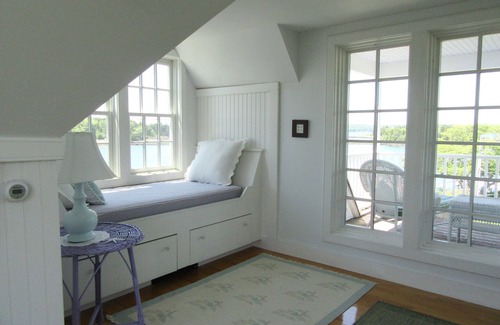 Trevett House | SALT WATER MAINE COTTAGE WITH DOCK - MINUTES TO BOTANICAL GARDENS