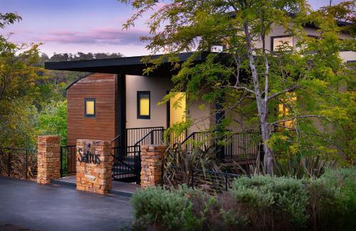 Hepburn Springs Apartment | Saltus One bedroom- luxury and panoramic views
