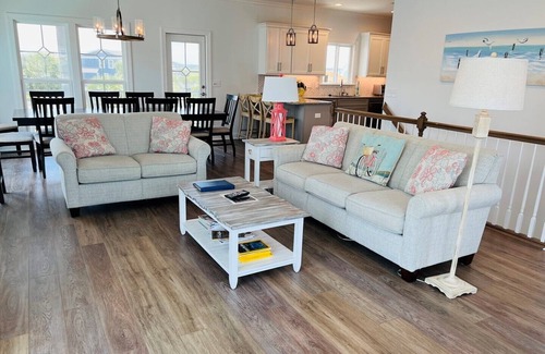 Holden Beach House | Salty Forever - Private Pool W/Pool Heater and Easy Beach Access!