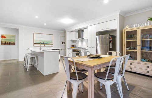 Kingscliff House | Salty Pause at Bondi House - with Spa and Pet Friendly!