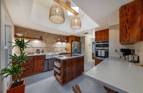 Sam Hughes House | Sam Hughes/Completely Remodeled/2 BR 1.5 BA