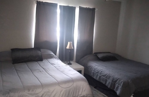 Raisin House | Sambanni Inn "Cozy" large pool and back yard relaxing quite home.