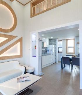 Samcheok House | samceog ssienbeulrupensyeon