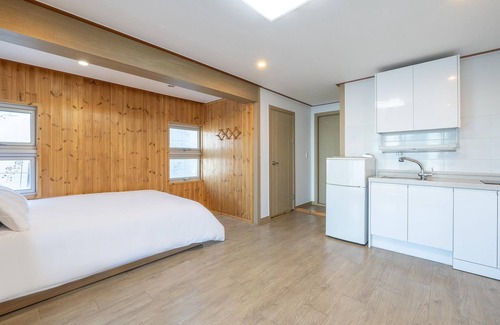 Samcheok House | Samcheok Jangho Sanho Pension