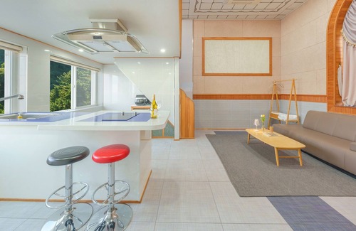 Samcheok House | Samcheok Peacehousing Spa Pet Pension