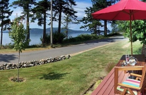 Bow Cabin | Samish Island Waterfront Cabin - Peaceful getaway, great for remote working