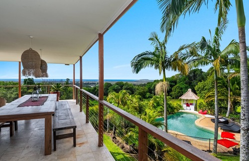 McLeods Shoot House | Samkara Byron - Hinterland property with stunning ocean and light house views.