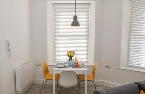 Teignmouth Apartment | Samphire