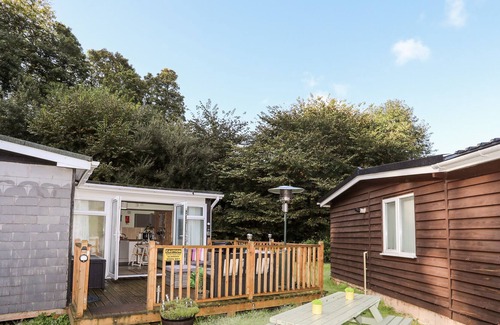 Bont Newydd House | SAMPHIRE, with pool in Caernarfon