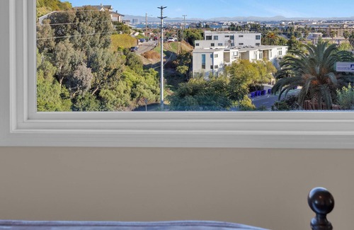 Loma Portal House | San Diego 2BD with Downtown Views, Deck & BBQ!
