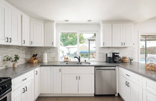 Granite Hills House | San Diego Haven | Heated Pool | Hot Tub + More!, San Diego Haven Whole Home with Heated Pool