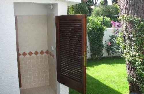 Colonia Elena Apartment | San Felice Circeo: Charming semi-subsoil apartment in Villa on the sea with direct access to the beach