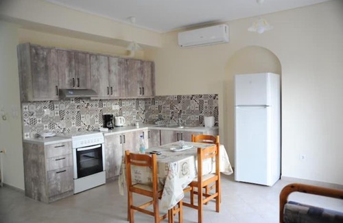 Ayios Floros Apartment | SAN FLORAN