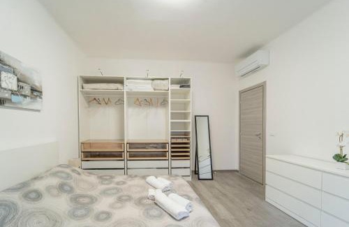 Barriera Vecchia-San Giacomo Apartment | San Giacomo District Modern Apartment