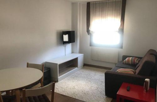 Puebla de Lillo Apartment | San Isidro Estación de Esqui