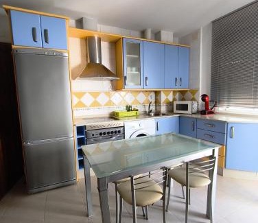 Conil de la Frontera City Center Apartment | San Lorenzo con Parking Privado