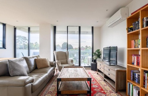 Abbotsford Apartment | Sanctuary Resort-Style on the Banks of the Yarra