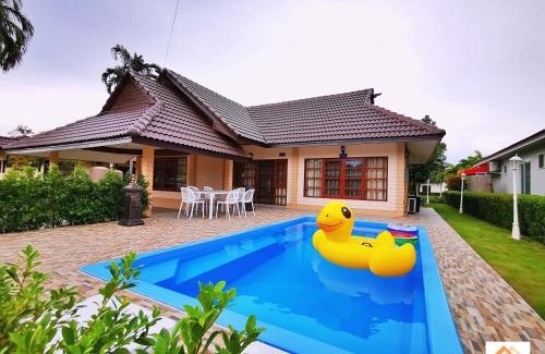 Chakphong Resort | Sand-D House Pool Villa C18 at Rock Garden Beach Resort Rayong