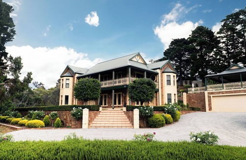 McLaren Vale House | Sand Road Estate in the heart of McLaren Vale