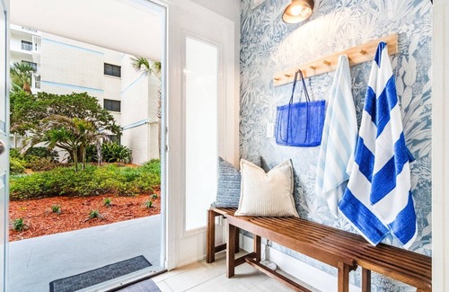 Cocoa Beach Condo | Sandcastles by Happy Palm Stays