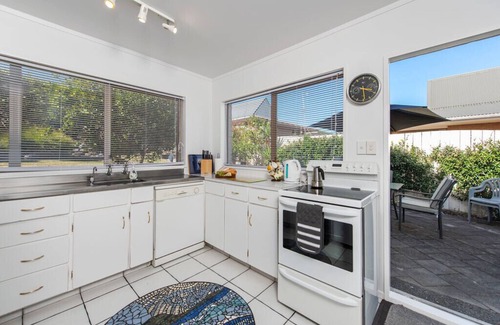 Mount Maunganui House | Sandcastles on Tay - Mt Maunganui Holiday Home