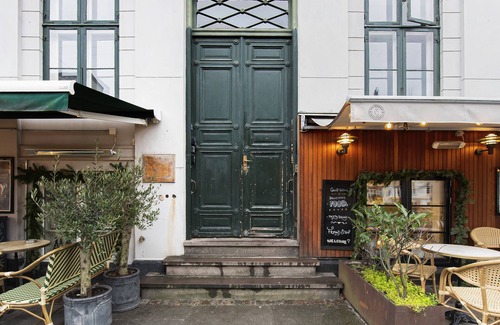 Nyhavn - Amalienborg Apartment | Sanders Square - Spacious 6-Bdr Apt Near Nyhavn