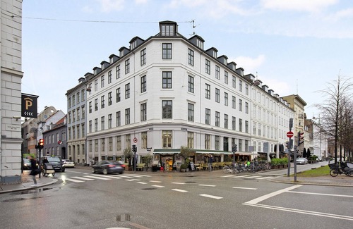Nyhavn - Amalienborg Apartment | Sanders Square - Spacious 6-Bdr Apt Near Nyhavn