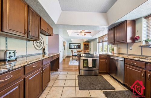 Nor Este House | Sandia Sunsets with Hot Tub - An Irvie Home