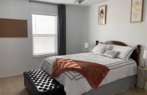 Ranchito Bed & Breakfast | Sandia Views room with lock for Balloon Fiesta!