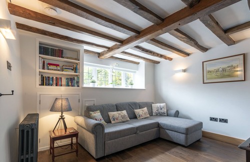 Sandwich House | SandiCottage - Charming Quintessentially English Cottage