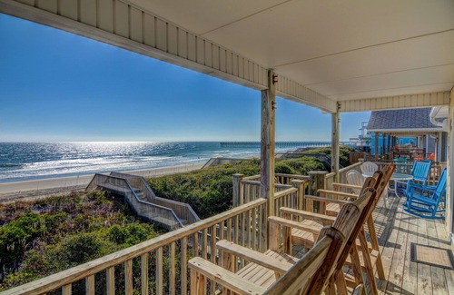 Surf City House | "Sandpiper Landing" Oceanfront Home - Best location on the island!