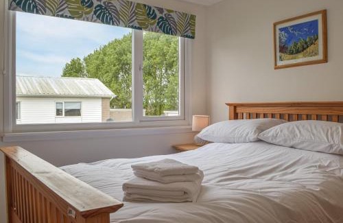 Pembroke House | Sandpiper - Uk36291
