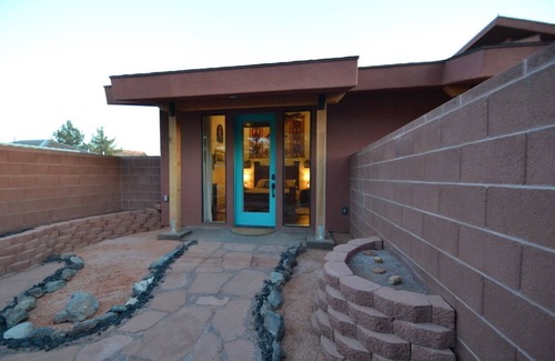 Virgin Apartment | Sandstone Studio w/Private Courtyard, 20 minutes from Zion