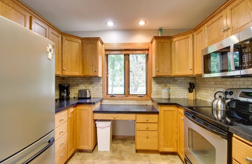 Alexandria Cabin | Sandy Beach Family Getaway w/Fire Pit & Deck!
