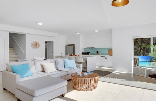 Culburra Beach House | Sandy Cove - family accommodation