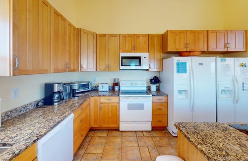 Carova Beach House | SANDY PAWS: FREE POOL HEAT for open fall weeks! OCEANFRONT- Elevator-4x4