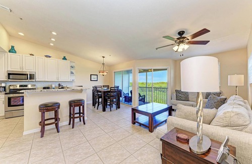 Holmes Beach Condo | Sandy Pointe 202 - 2BR Island Condo - by Island Real Estate