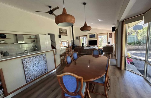 Sandy Beach House | Sandy Stays - n2 minute walk to the beach.