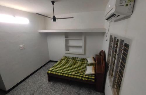 Peralam House | Sangeetha AC Rooms and Hotels