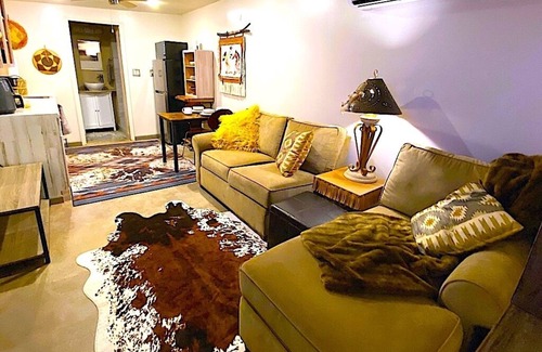Desert Hills House | Santa Fe Suite
