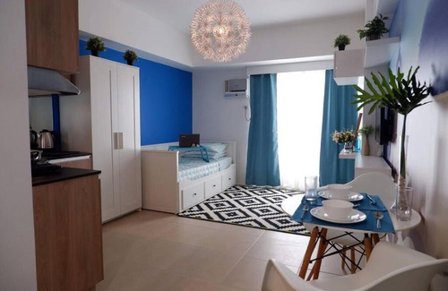 South Triangle Apartment | Santorini at Vertis North