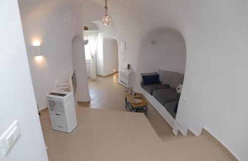 Exo Gonia House | Santorini Cave Suite