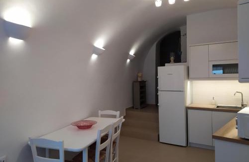 Exo Gonia House | Santorini Cave Suite