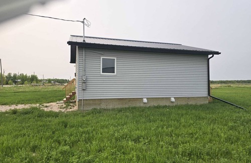 Manitoba Cottage | Sarah Cottage - 232 Cottage Road, Steeprock, Manitoba
