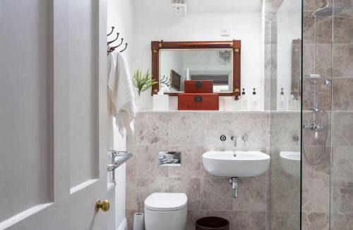 Holt Apartment | Sarah's - A townhouse apartment in Georgian Holt