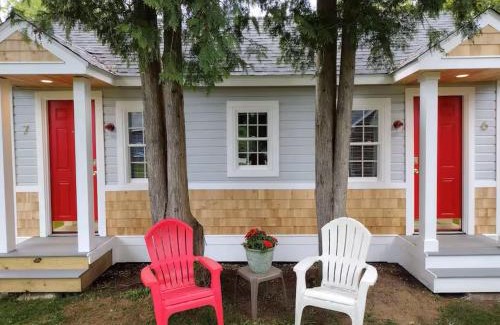 Malta Hotel | Saratoga Cabins